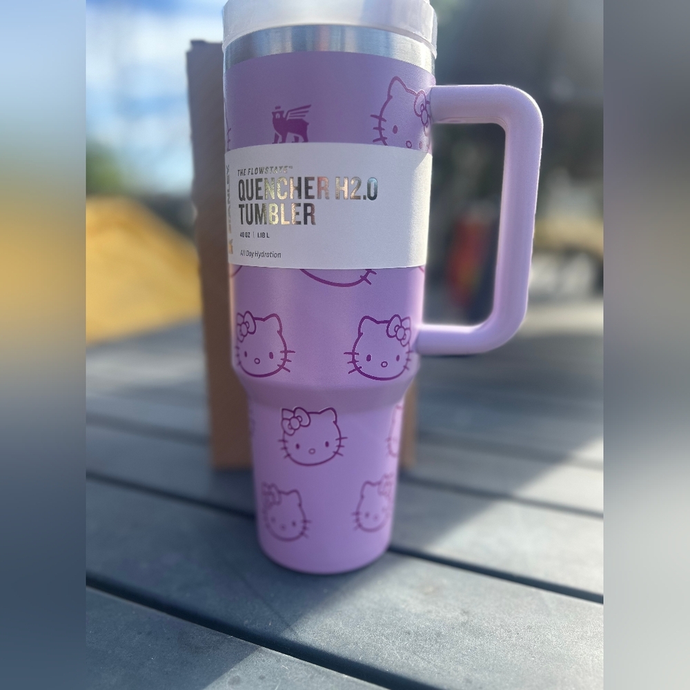 Stanley Purple Hello Kitty Quencher H2.0 Tumbler with Handle